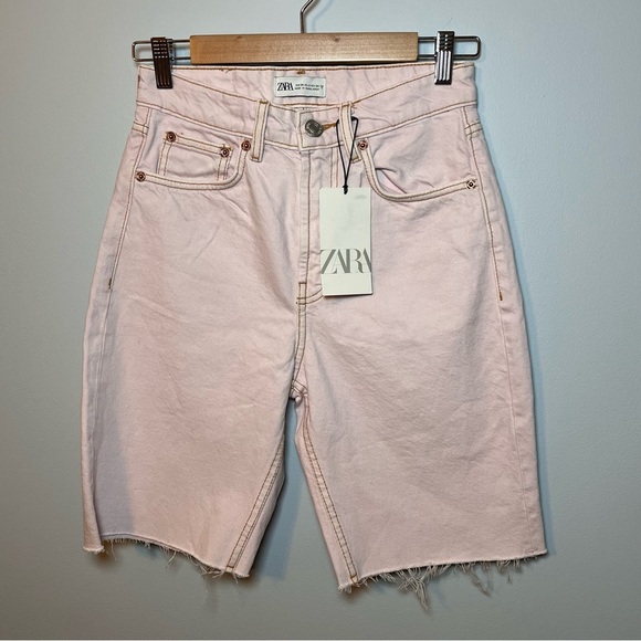 ZARA Light Pink‎ Denim Shorts Size 2 Bermuda Denim -Raw Hem -High Waist - NEW! - Picture 1 of 8